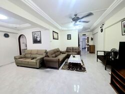 Blk 728 Tampines Courtview (Tampines), HDB 5 Rooms #580913401